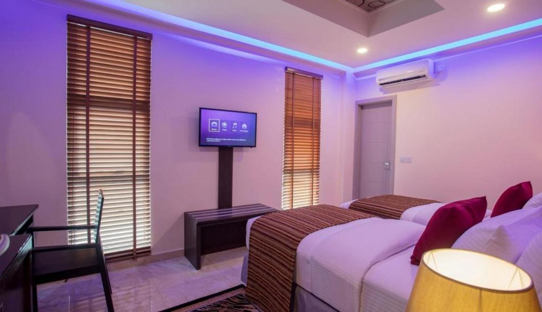 Hôtel Eleven Trees Maldives à Hulhumalé Extérieur photo