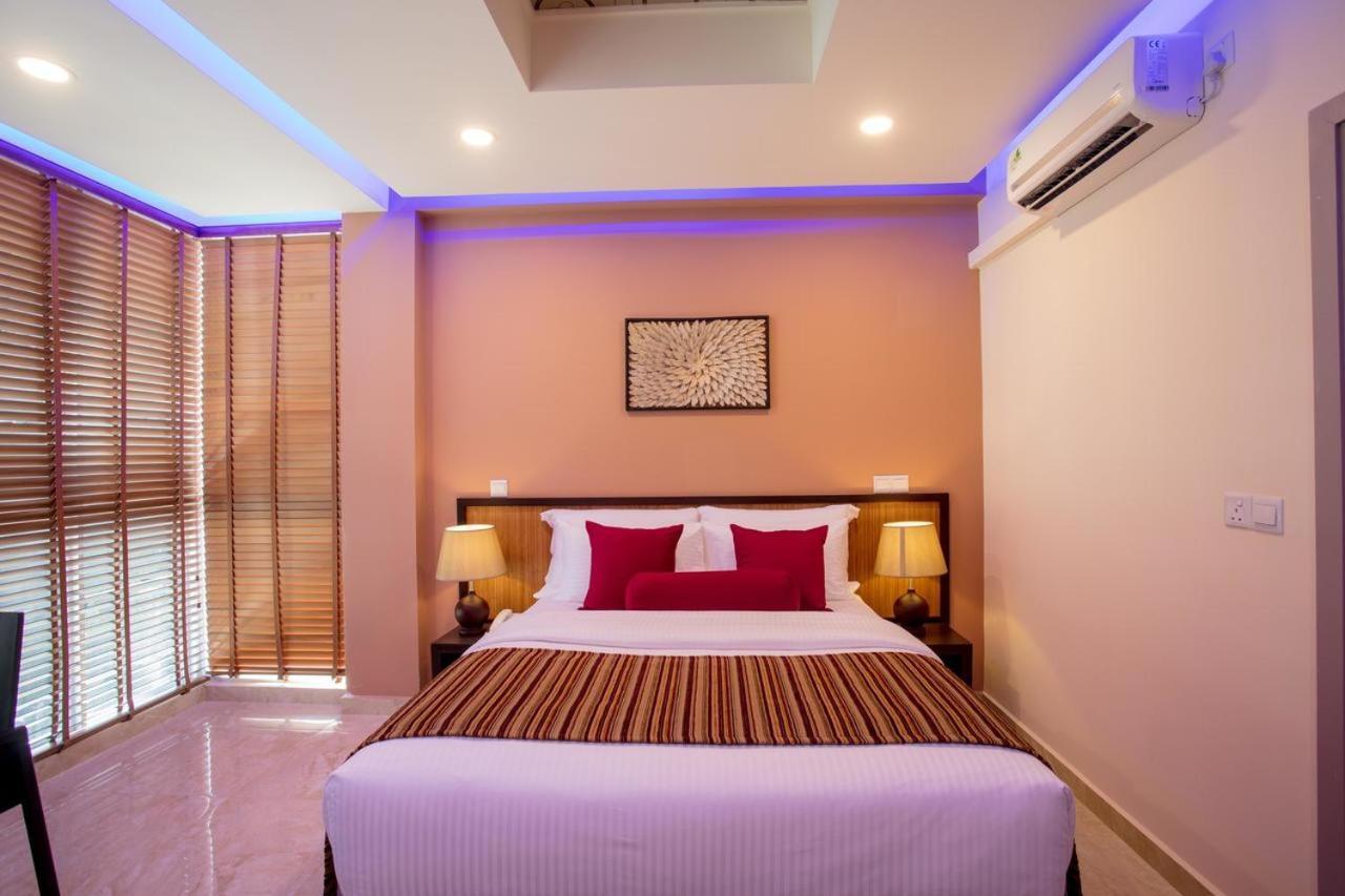 Hôtel Eleven Trees Maldives à Hulhumalé Extérieur photo