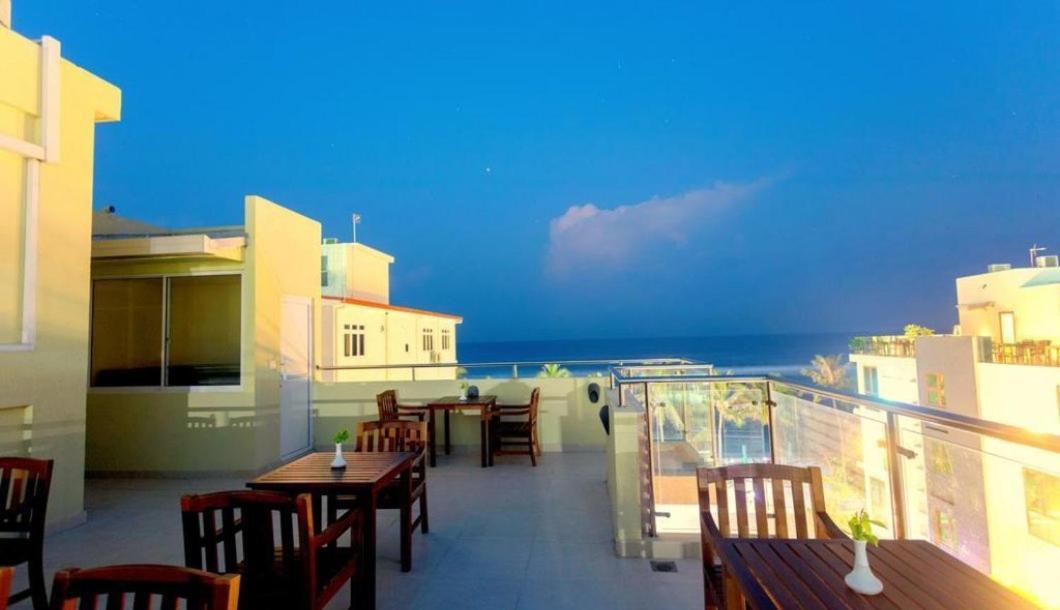 Hôtel Eleven Trees Maldives à Hulhumalé Extérieur photo