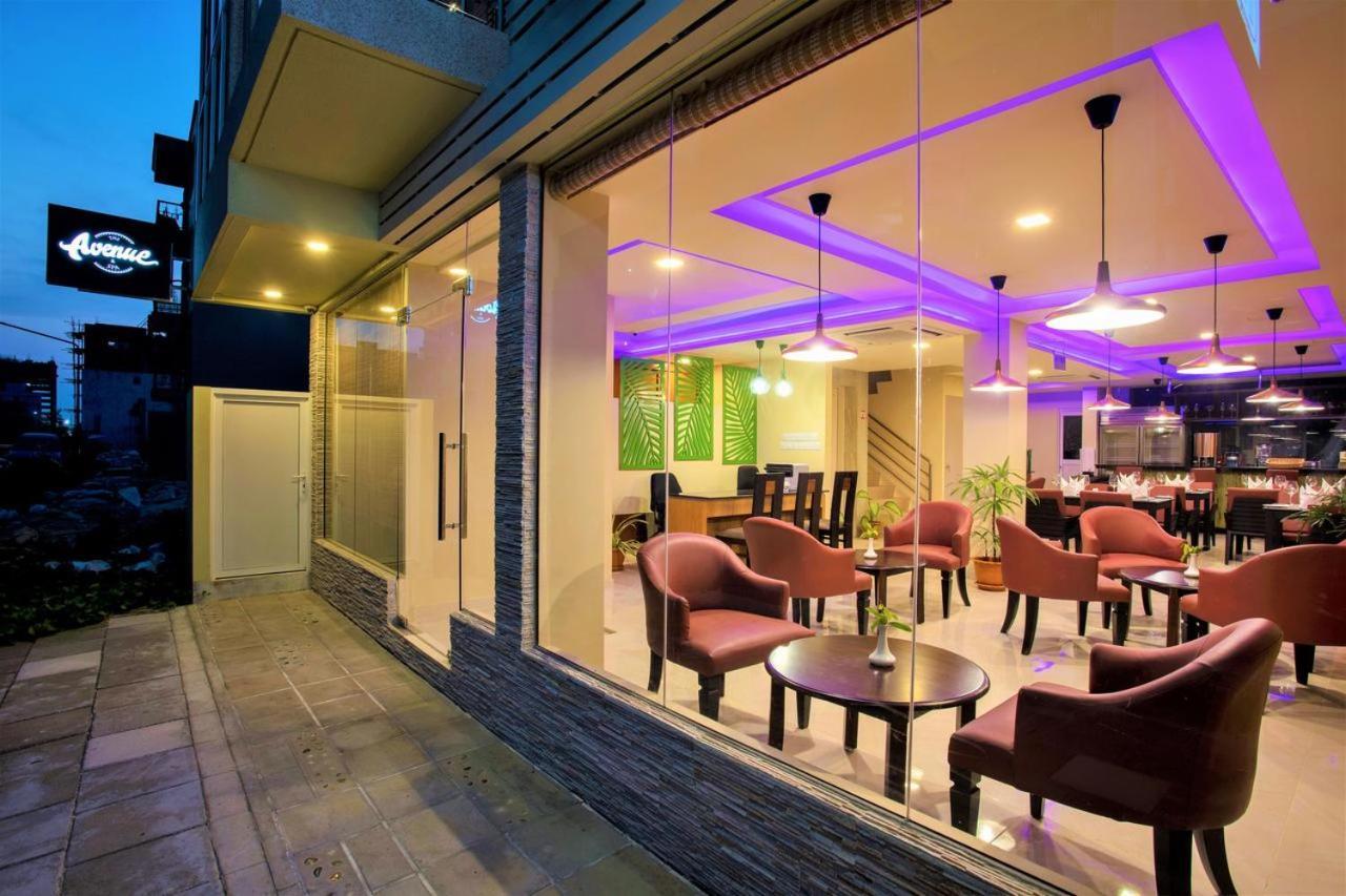 Hôtel Eleven Trees Maldives à Hulhumalé Extérieur photo