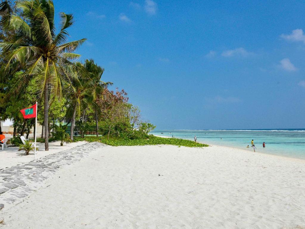 Hôtel Eleven Trees Maldives à Hulhumalé Extérieur photo